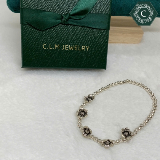 Vòng Tay Titan Charm 5 Bông Hoa Đơn Giản - MS1279