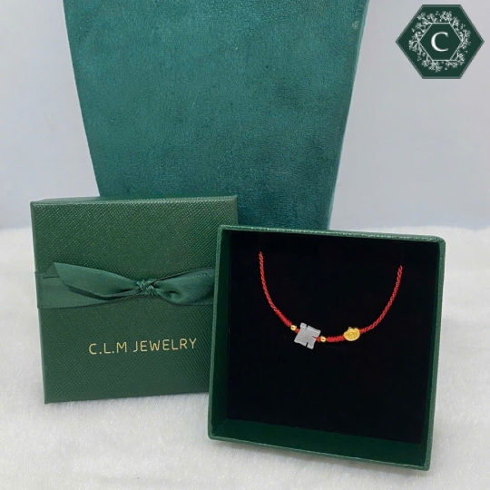 Vòng Tay Chỉ Đỏ Charm Chữ Vạn Cẩm Thạch MS702